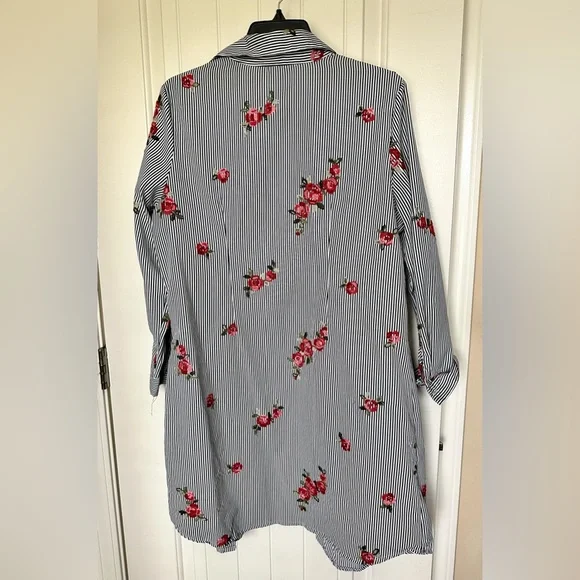 Tops - Picture 2 of 2